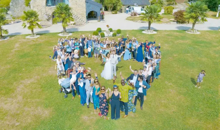 mariage coeur drone