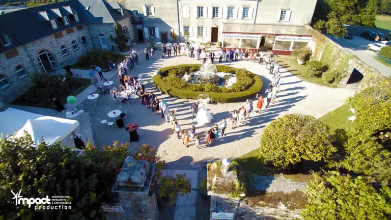 mariage coeur drone